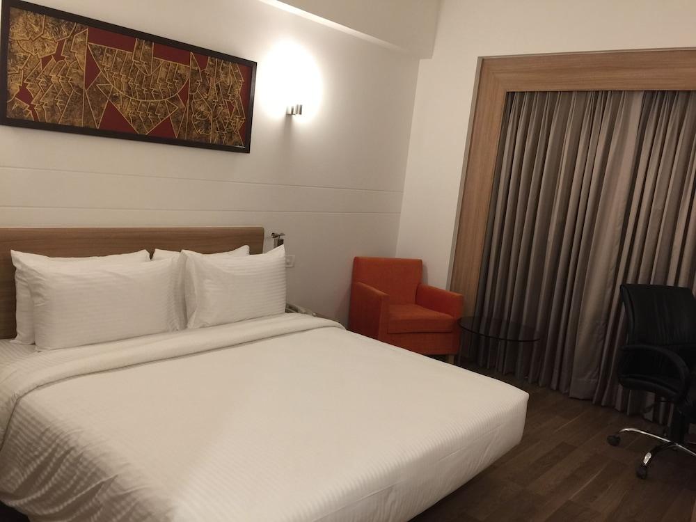 Lemon Tree Hotel, Sector 60, Gurugram Gurgaon Exterior photo