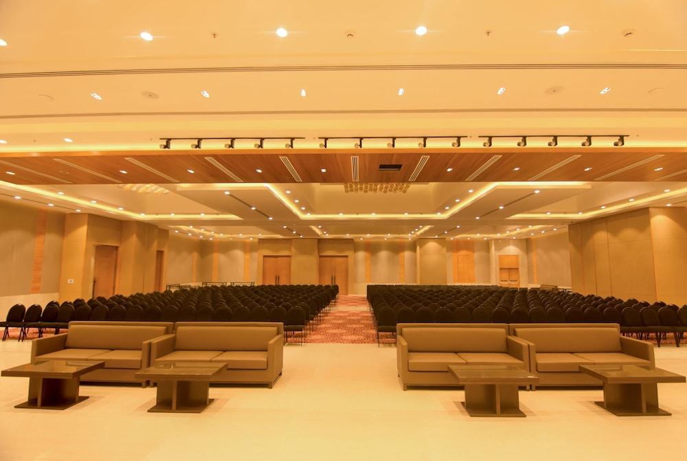 Lemon Tree Hotel, Sector 60, Gurugram Gurgaon Exterior photo
